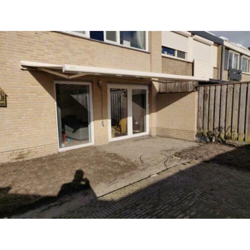 Brustor B25 Elite zonnescherm 5m breed 2.5m uitval net doek