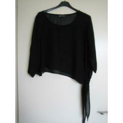Zwarte voile laagjesmode blouse ALMA MATER one size Snazzeys