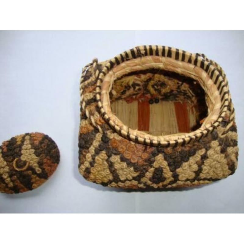 mandje van riet , rieten tasje , retro mandje , vintage