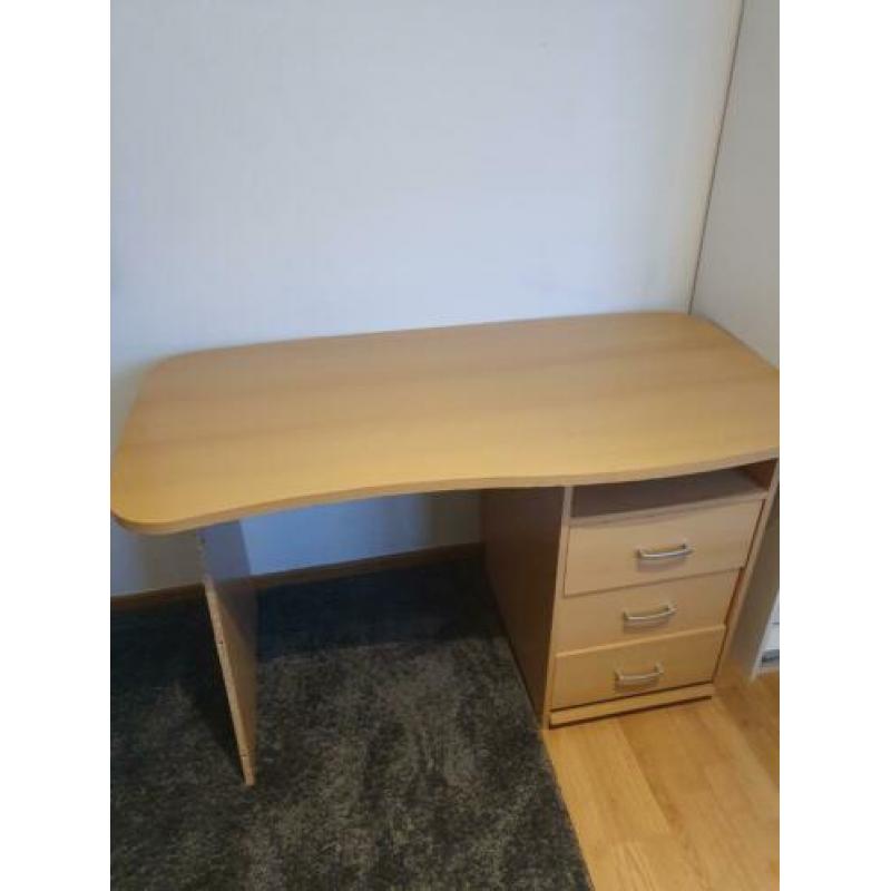 Bureau hout met 3 laden