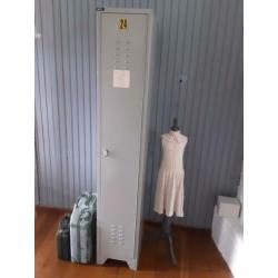 Div. Lockerkasten Vintage 1,23,6 d, op pootjes vanaf €39