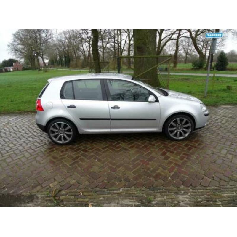 Volkswagen Golf 1.6 FSI Trendline