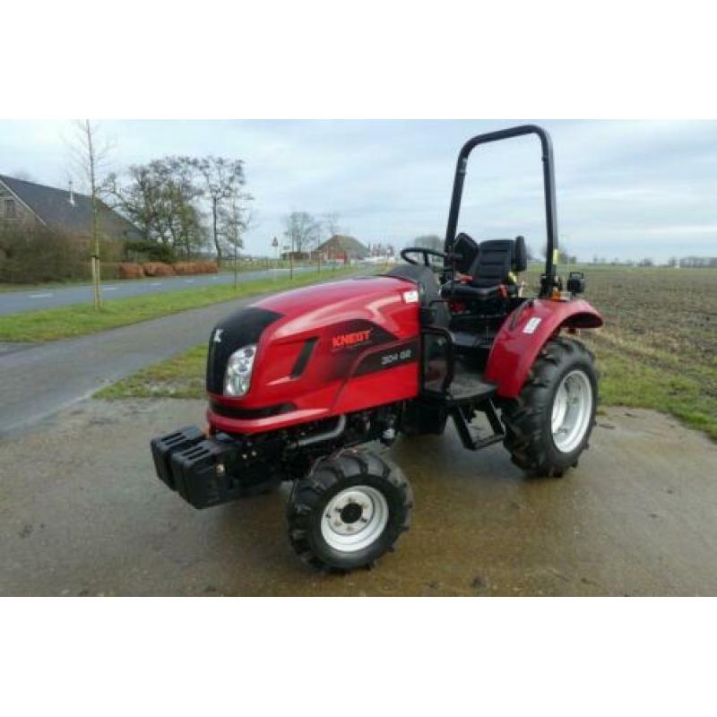 Bij Eemsned een Knegt Compact tractor NIEUW MODEL