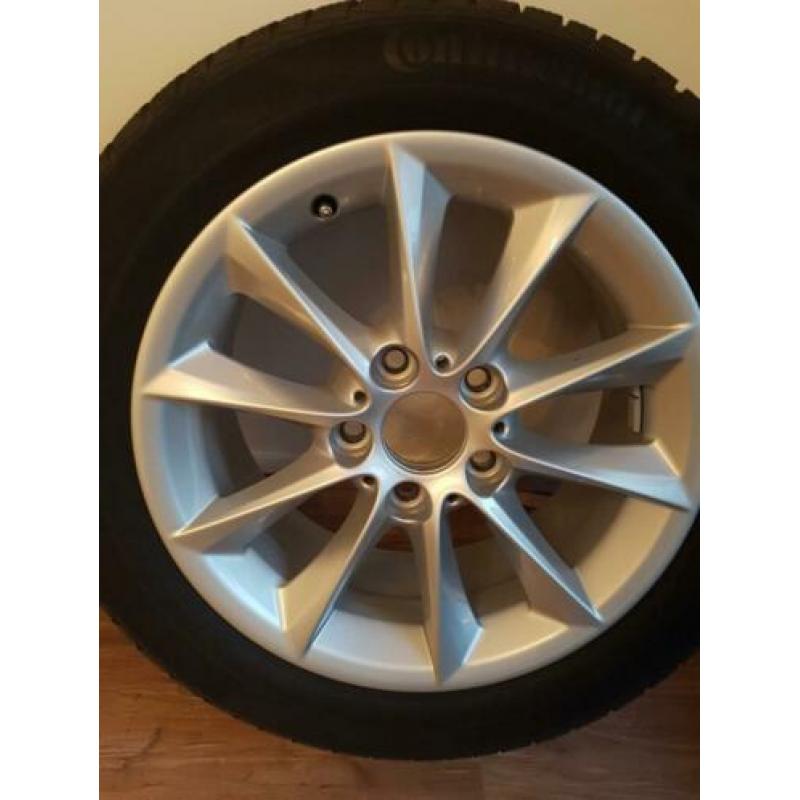 Originele bmw style 411 winterbanden velgen.