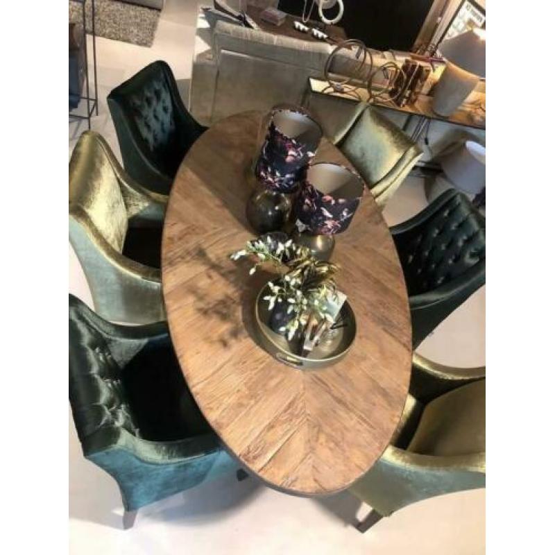 Prachtig set stoelen van Bocx Interiors, showroommodellen