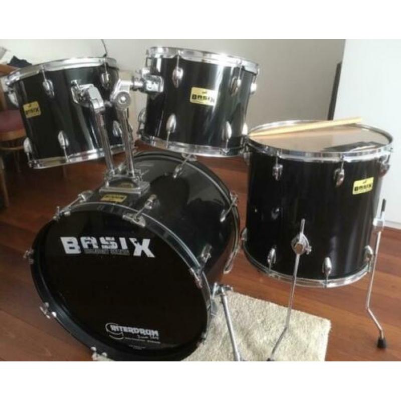 BASIC drumstel. In goede staat.