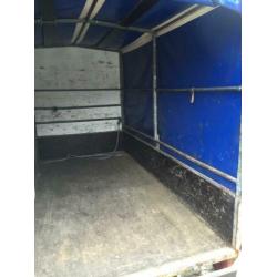 Aanhanger met huif en kenteken, 250 x 130 x 155 tandemasser
