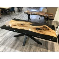 Epoxy eettafel