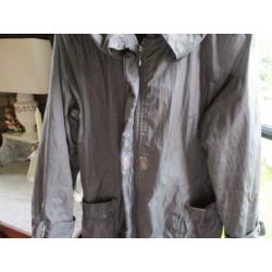 mj/ Jas/winterjas/maat 48 = 44 groen/grijs fleece voering