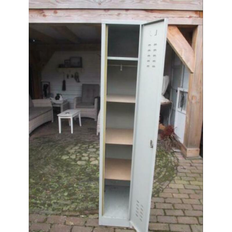 Div. Lockerkasten Vintage 1,23,6 d, op pootjes vanaf €39