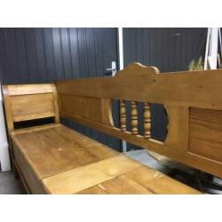 Brocante geloogd grenen klepbank