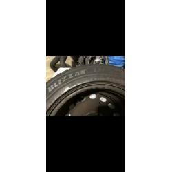 Winterbanden met velgen volkswagen
