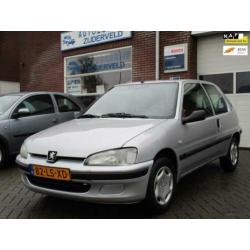 Peugeot 106 1.1 XT Apk t/m Maart 2021