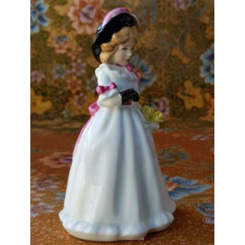 Mooi vintage beeldje uit Engeland Sharon van Royal Doulton.