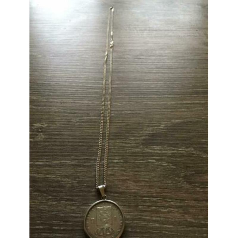 Zilveren gulden hanger met ketting