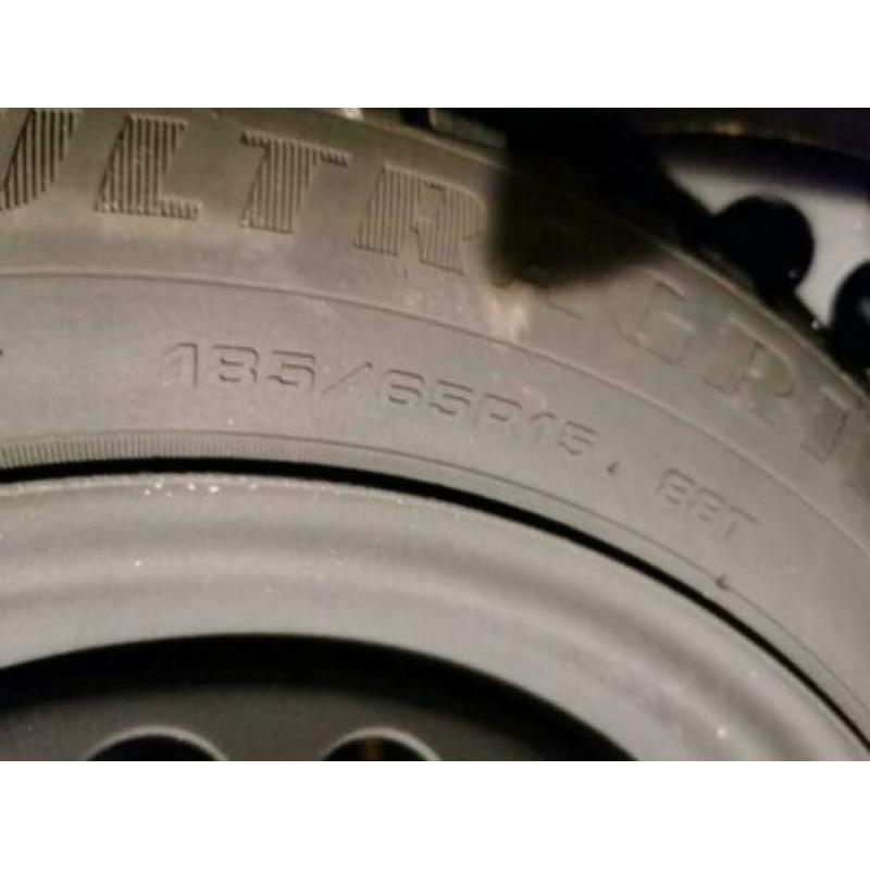 4 Goodyear winterbanden 4x100 opel corsa D - 185 65/R15