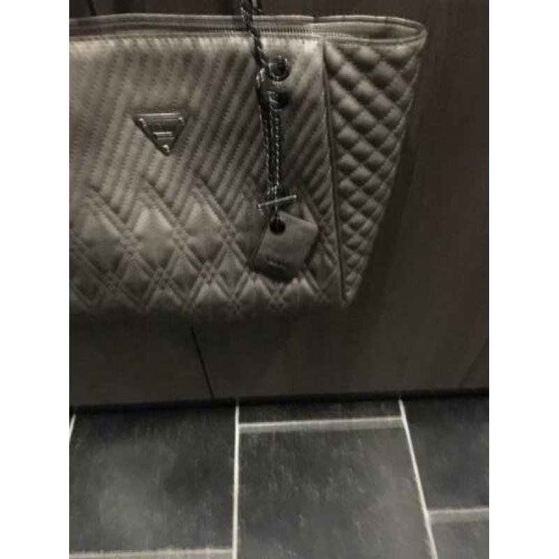GUESS handtas