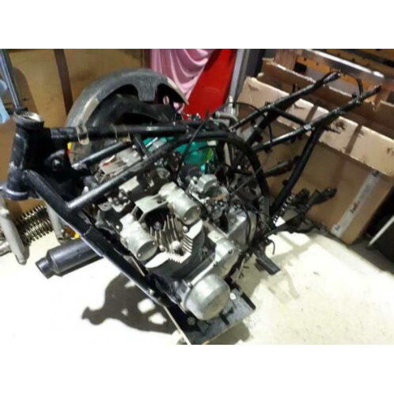 Nagenoeg complete Suzuki GS750