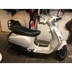 Vespa Snor/ 2010/ Alles ok/ Beurt gehad/
