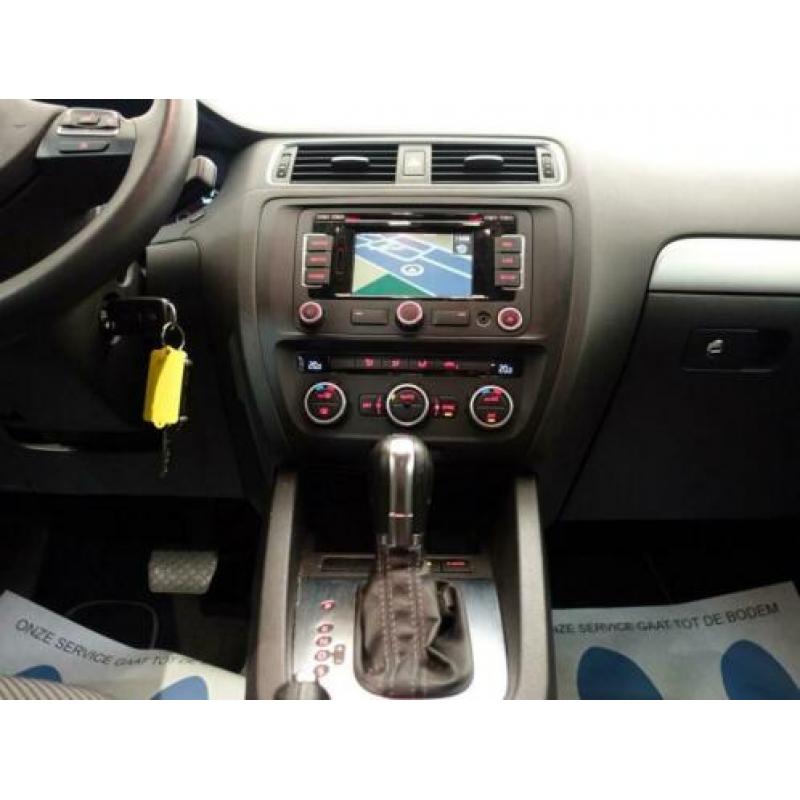 Volkswagen Jetta 1.4 TSI HYBRID HIGHLINE DSG7 Navi, Xenon Le