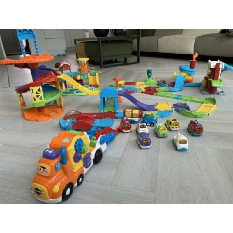 Heel veel Toet Toet garage, toren, auto etc
