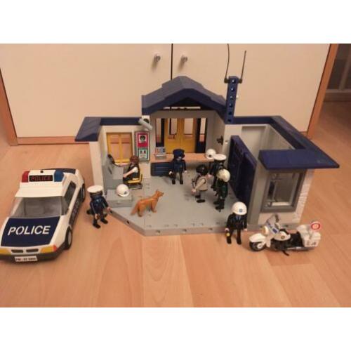 Playmobil politieburo met auto en motor