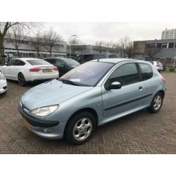 Peugeot 206 1.6-16V XT Automaat / Airco
