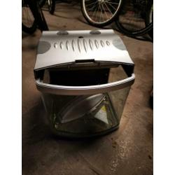 Aquarium 30x30x30 +- met pomp en kijk venster