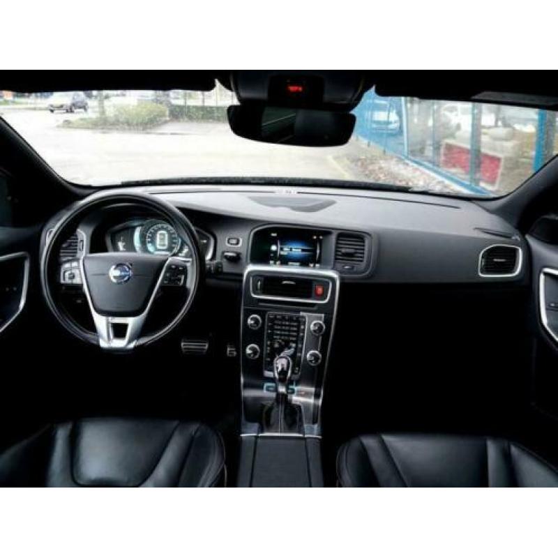 v.a. € 332 p/m | Volvo V60 €16436 2.4 D6 AWD 210kW