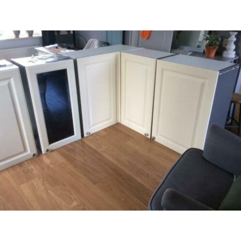 Boven kastjes keuken.