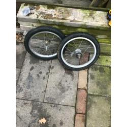 te koop:Set wielen 16 inch , achterwiel met terugtraprem