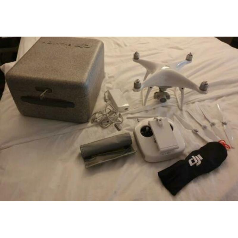 DJI Phantom 4 Drone