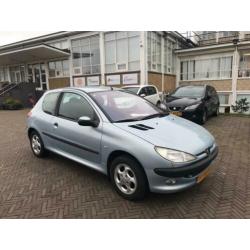Peugeot 206 1.6-16V XT Automaat / Airco