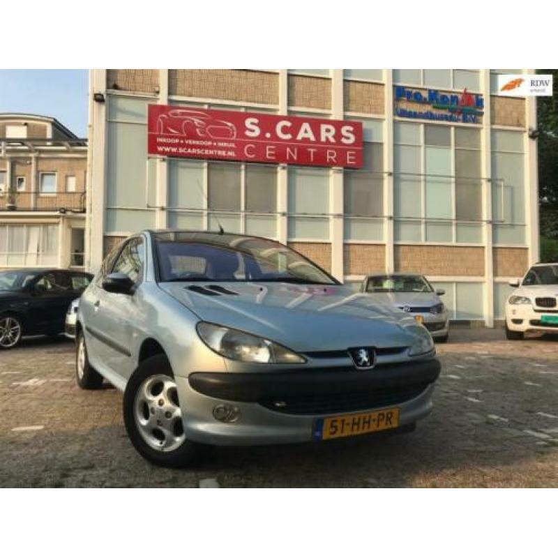 Peugeot 206 1.6-16V XT Automaat / Airco