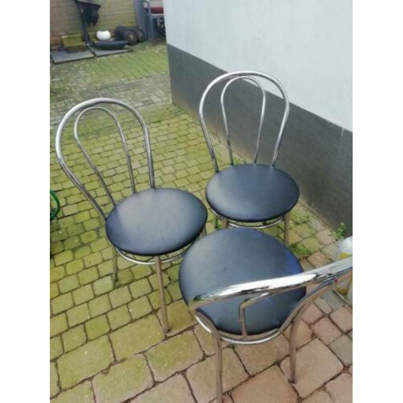 Chrome stoelen met evt. ook de salontafel erbij