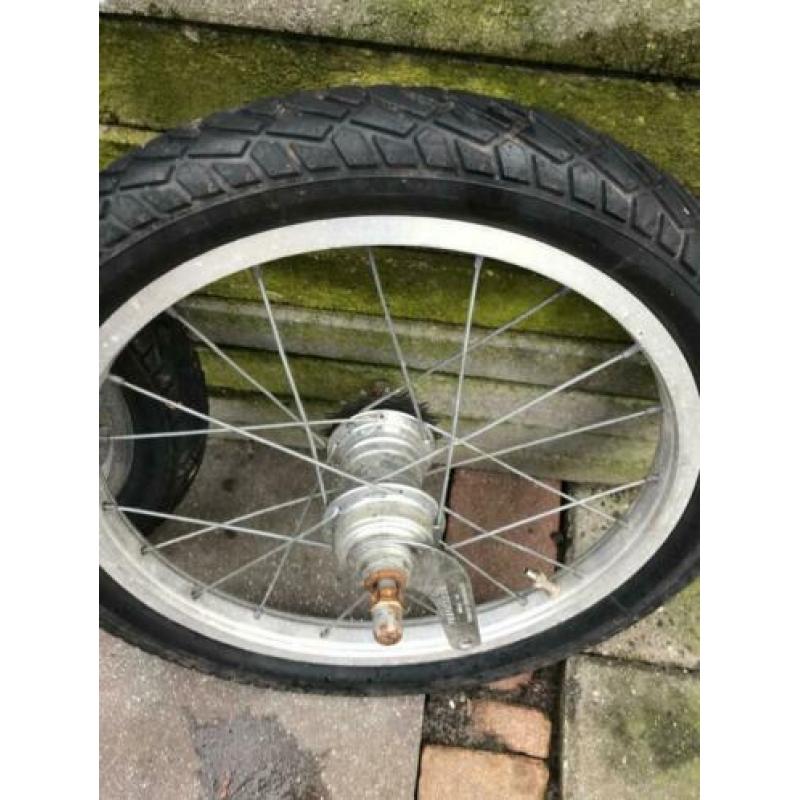 te koop:Set wielen 16 inch , achterwiel met terugtraprem