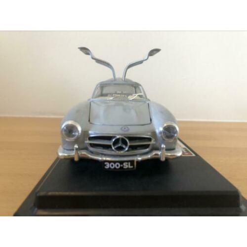 Bburago Mercedes-Benz 300 SL 1954 schaalmodel