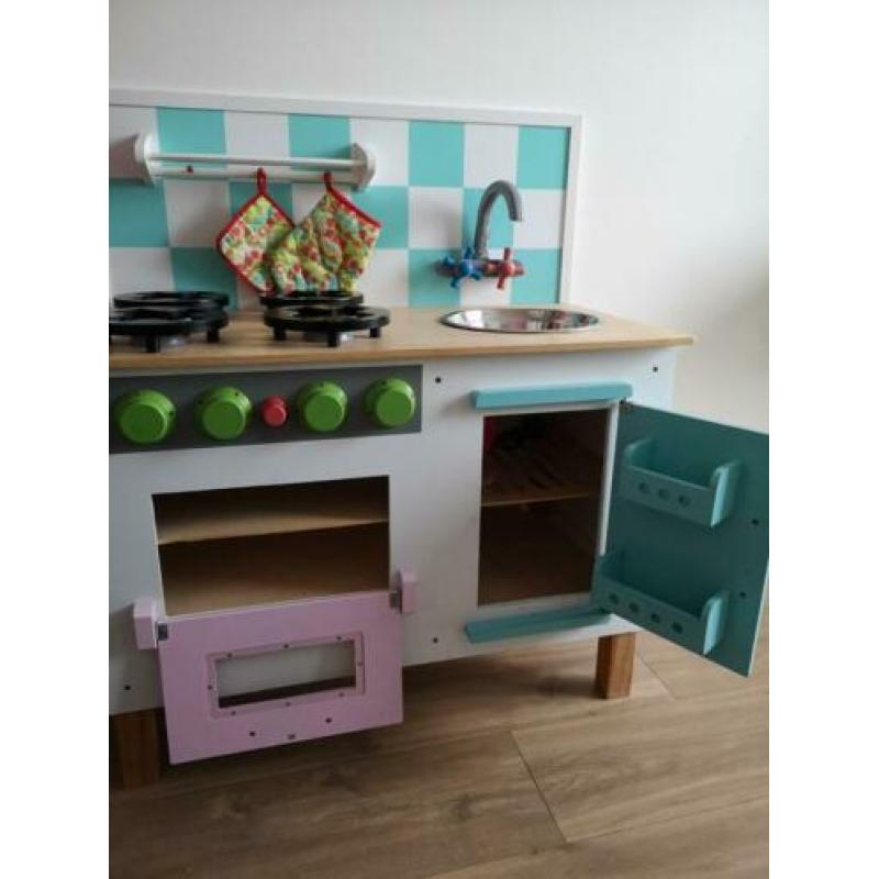 Houten speelgoed keukentje