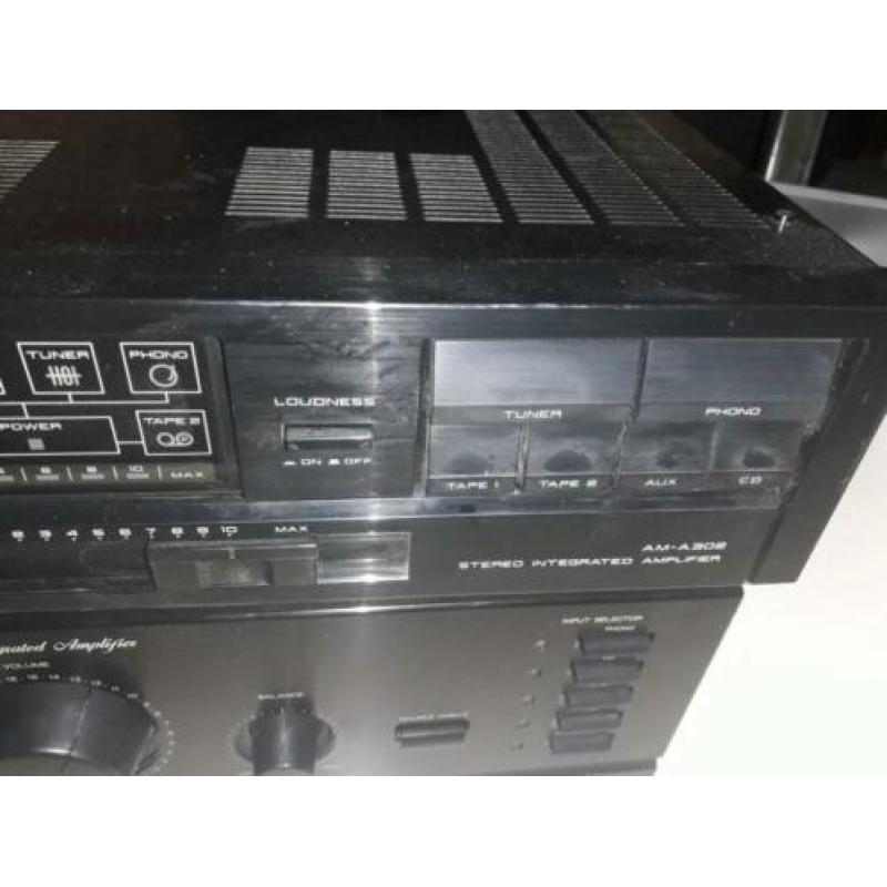Akai equalizer en receiver