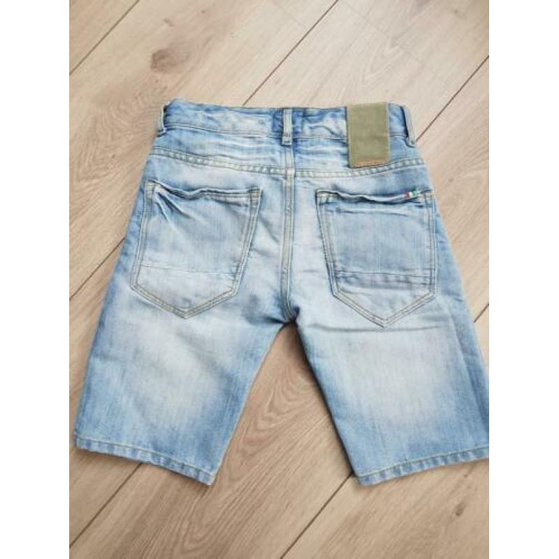Vingino korte broek maat 9