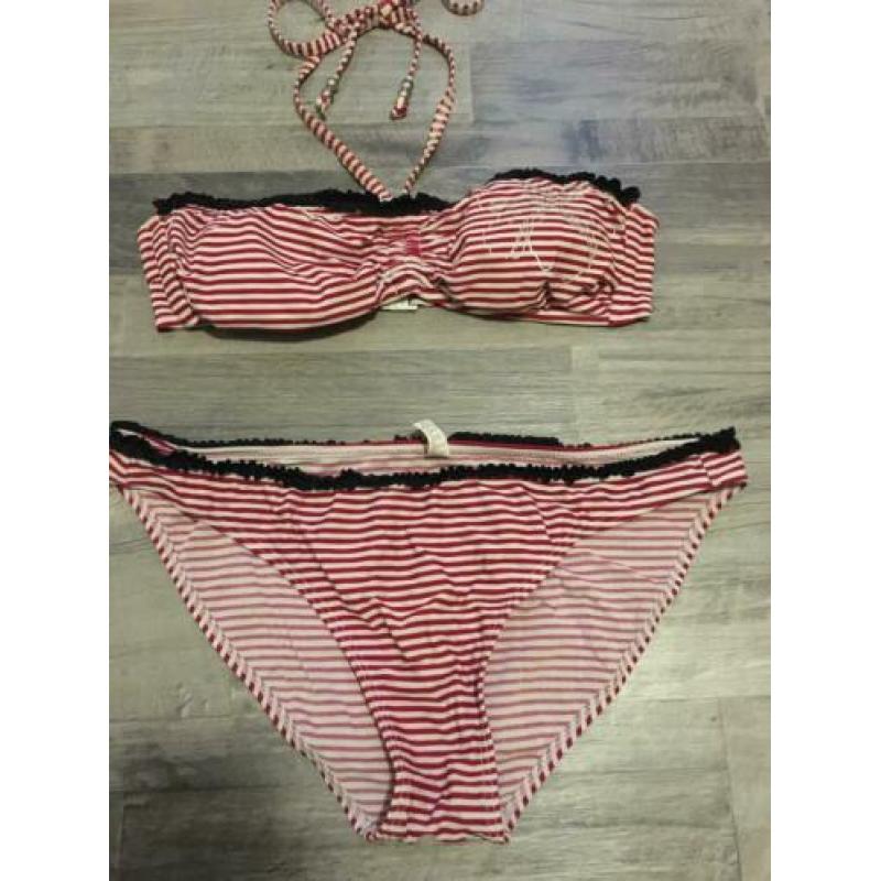 Rood-wit gestreepte bikini van Esprit in maat 40.
