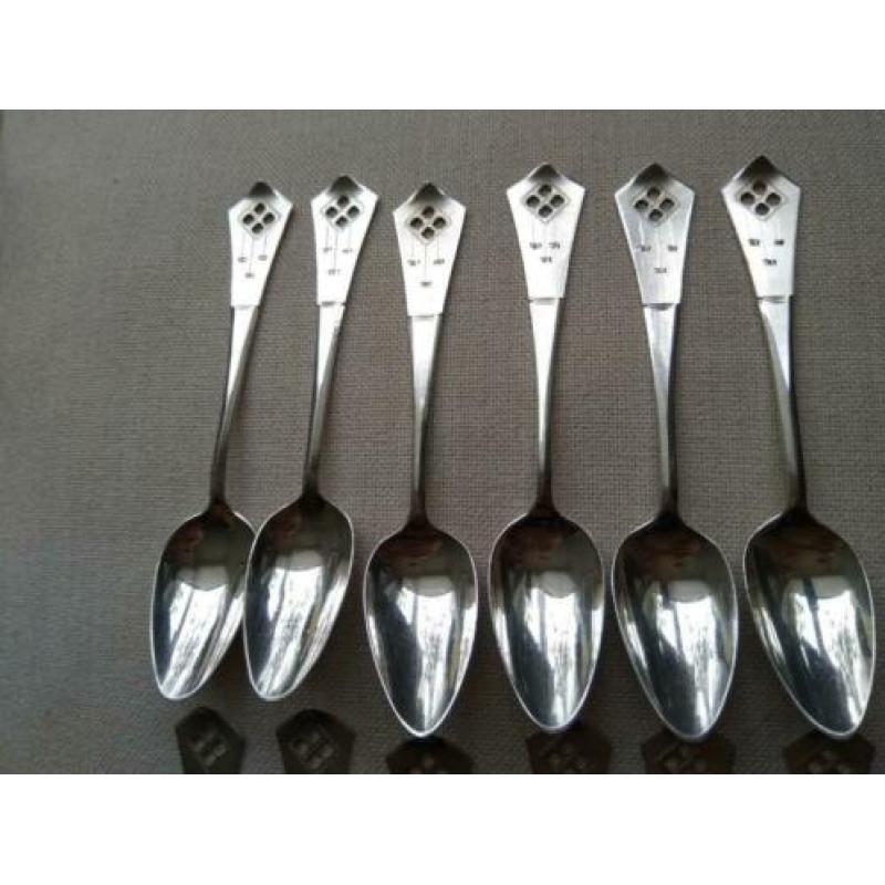 12 zilveren lepeltjes Art-deco A. Pluut Schoonhoven 1925