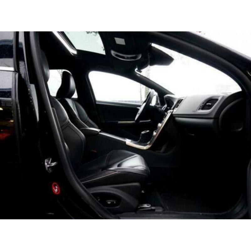 v.a. € 332 p/m | Volvo V60 €16436 2.4 D6 AWD 210kW