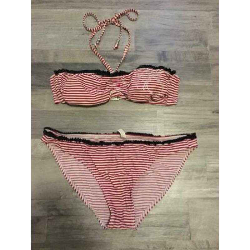 Rood-wit gestreepte bikini van Esprit in maat 40.