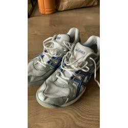 Mooie Asics zaalschoen maat 45