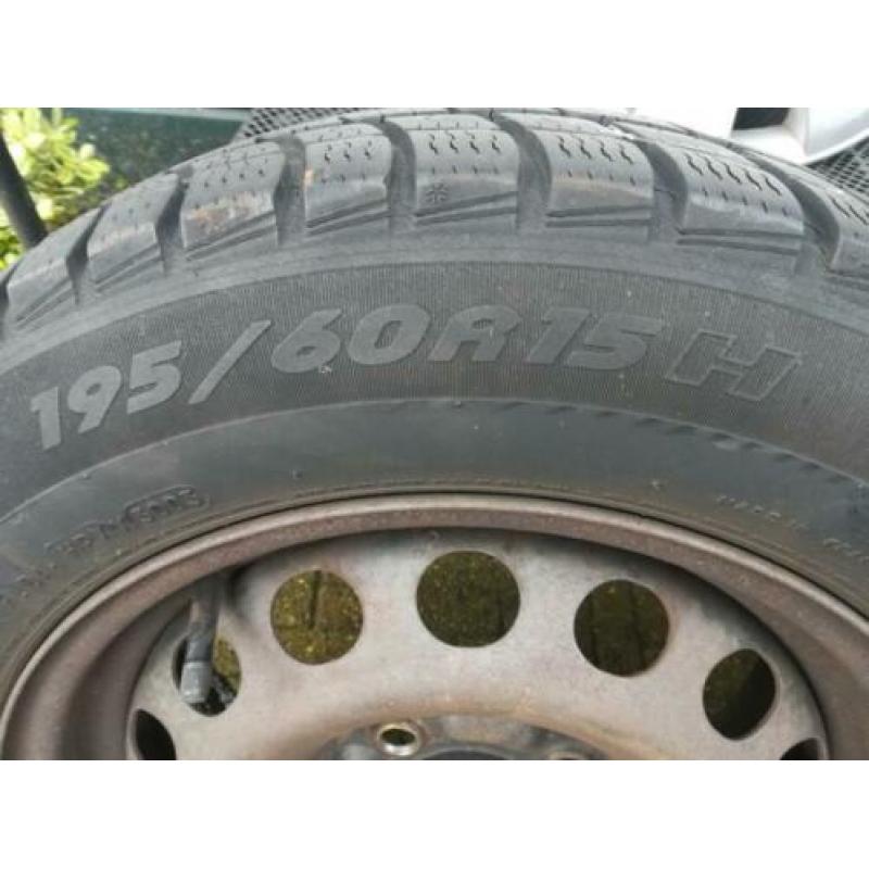 Michelin winterbanden 195 / 60 / R15/ rain tyre op velg