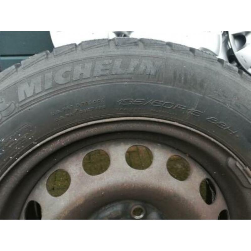 Michelin winterbanden 195 / 60 / R15/ rain tyre op velg