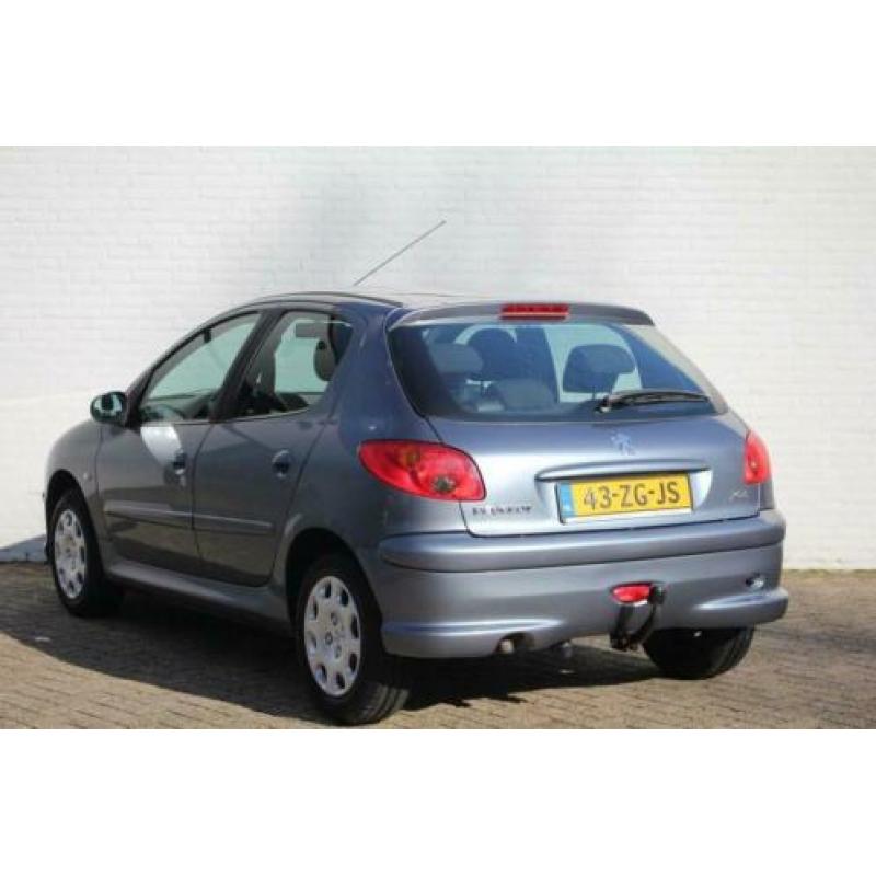 Peugeot 206 1.4 Forever 5D Airco | Elek. ramen | Trekhaak |