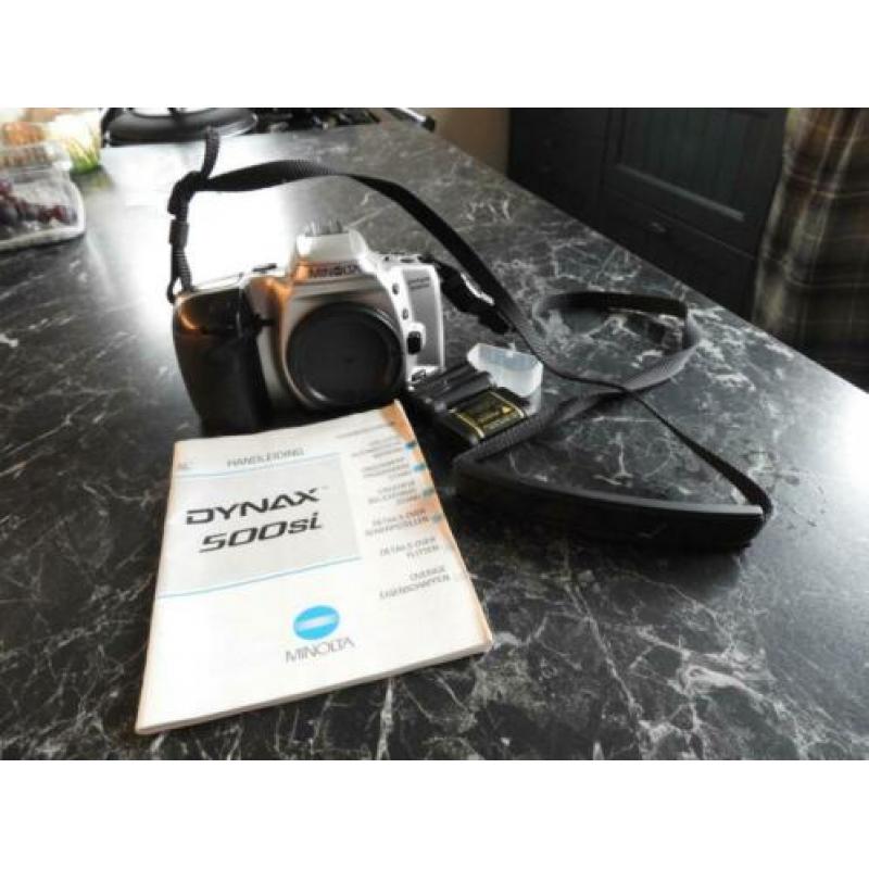 Minolta camera Dynax 500 si (nog met een rolletje)