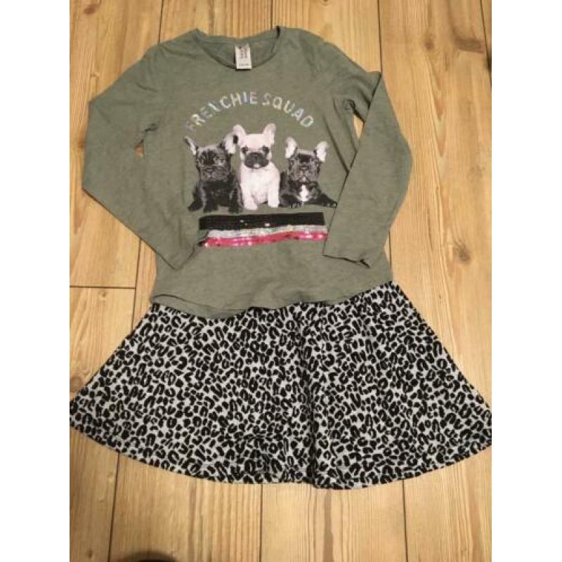 Leuk setje (longsleeve en rokje) maat 134/140